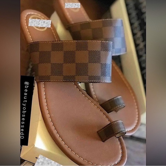 🆕🌿🤍MKS: IVORY/GRAY Checkered Sandals SIZE 9 - Picture 3 of 6